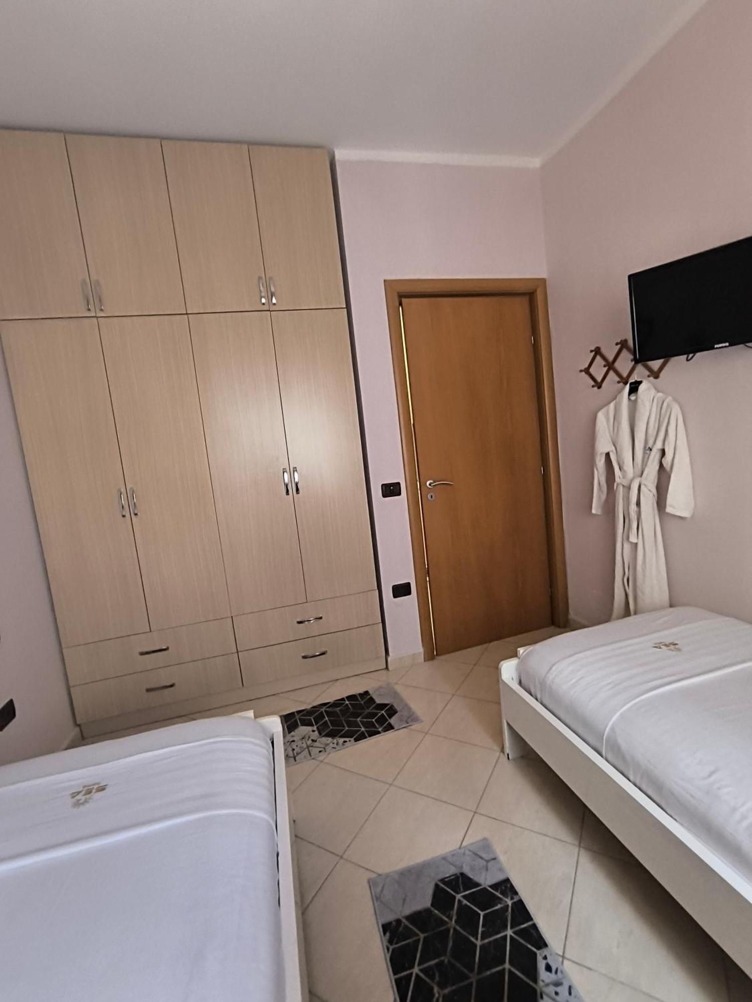 Lungomare Apartment Sea Home Vlora Kültér fotó
